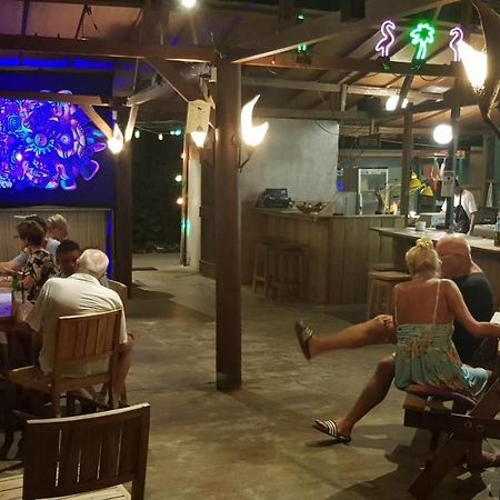 Adeng-Adeng Bungalows Gili Meno Dış mekan fotoğraf