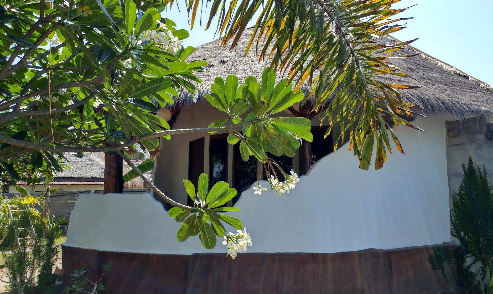 Adeng-Adeng Bungalows Gili Meno Dış mekan fotoğraf